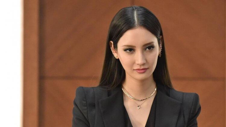 满屏都是腿-菜菜绪:被称”恶女”是荣幸