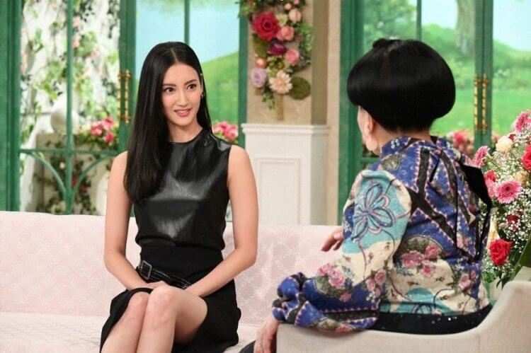 满屏都是腿-菜菜绪：被称”恶女”是荣幸