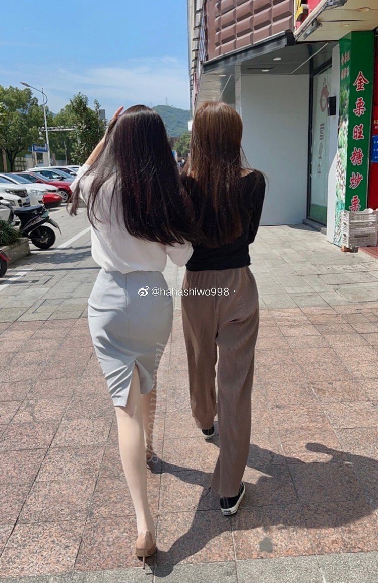 满屏都是腿-菜菜绪：被称”恶女”是荣幸