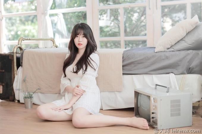 韩国游戏主播刘素娜“太胸猛”，亲身示范碰不到手肘