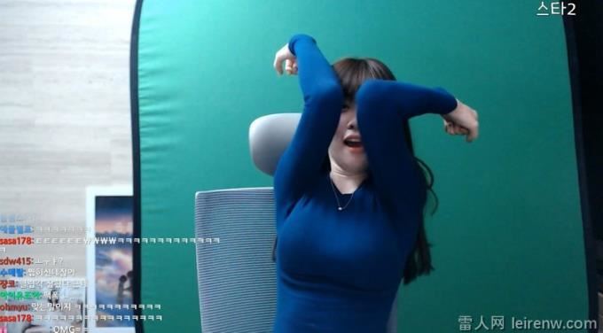 韩国游戏主播刘素娜“太胸猛”，亲身示范碰不到手肘