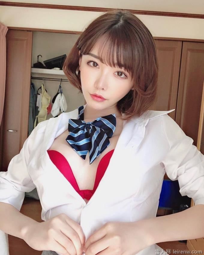 黑魔女也能耍萌?艾薇女艺人深田咏美最新新片「暗黑版黑魔女」坏中带甜!
