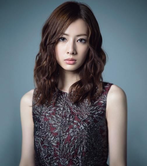 日本万人票选 30 代最美女星，「乡民老婆」新垣结衣只得到第 3 名？！