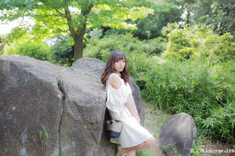 美谷朱里白色外套的天使