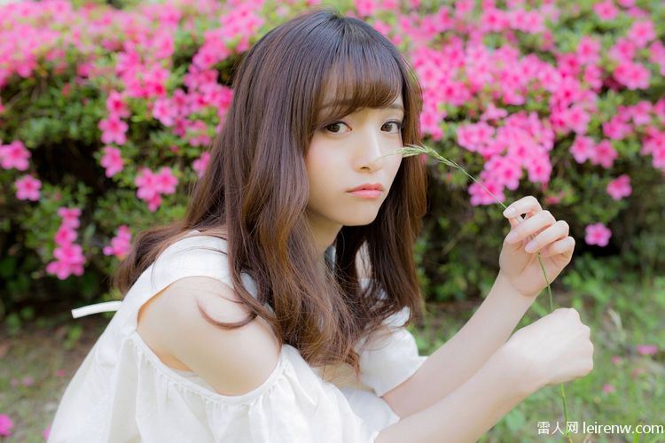 美谷朱里白色外套的天使