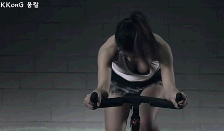 拜托小姐主题曲,这哪是女司机,分明是女超人啊