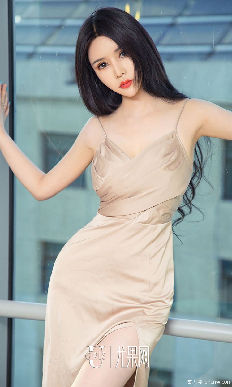 高中女生路过人间的纯洁天使