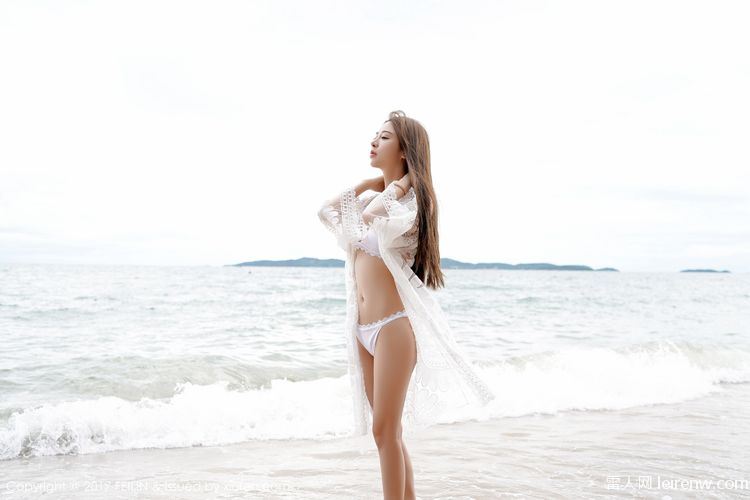 邻家女孩般的清新动人