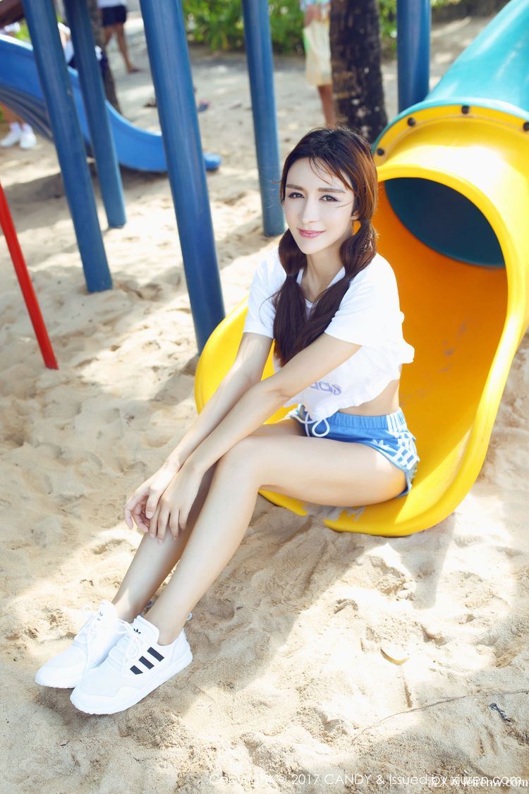 加山友梨 海边沙滩女神系列