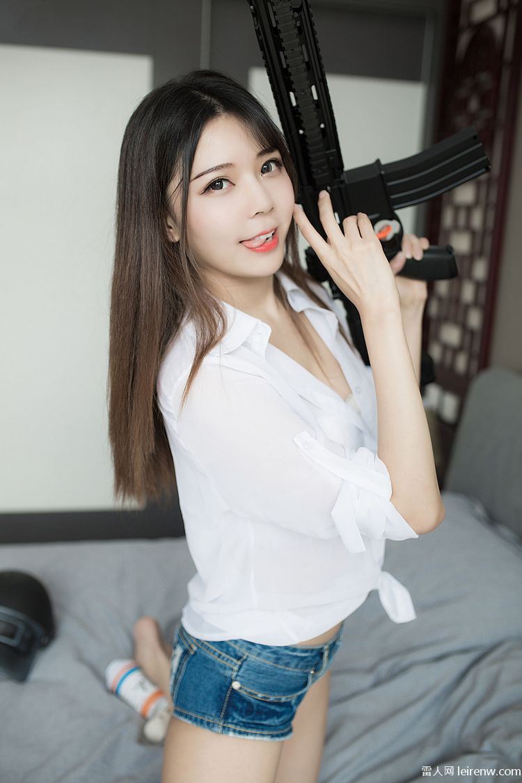 24岁汽车销售员，吃鸡美少女