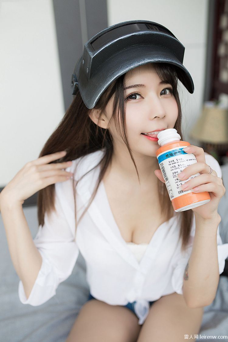 24岁汽车销售员，吃鸡美少女