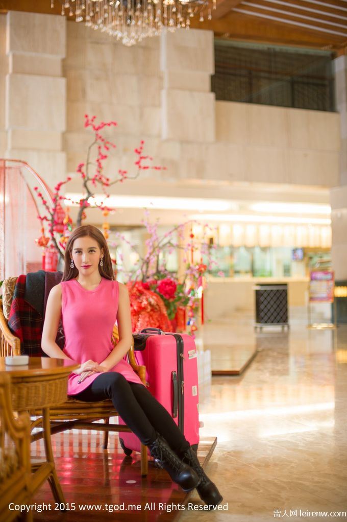 甜甜的黑色高跟