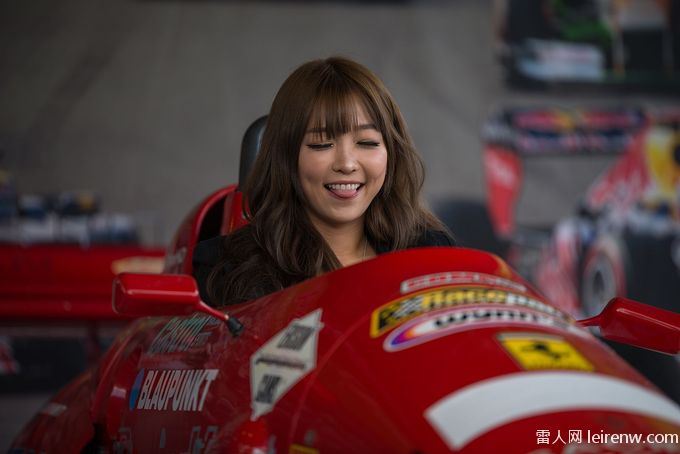 雾岛樱(霧島さくら)兼职做起的模特