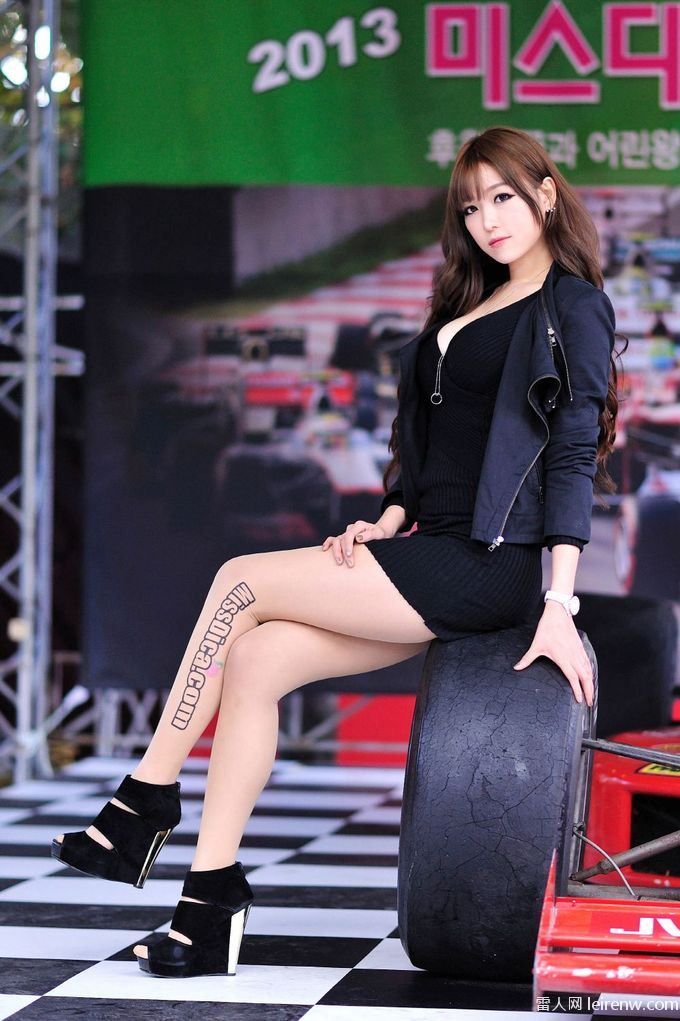 雾岛樱(霧島さくら)兼职做起的模特