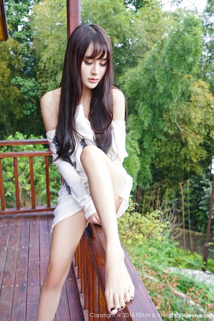 若宮穂乃户外网球训练邂逅大哥哥