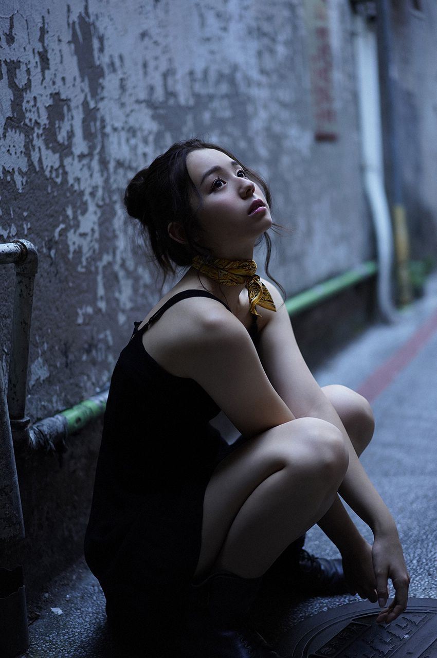 河合紗奈大大的眼睛，萌萌看着你