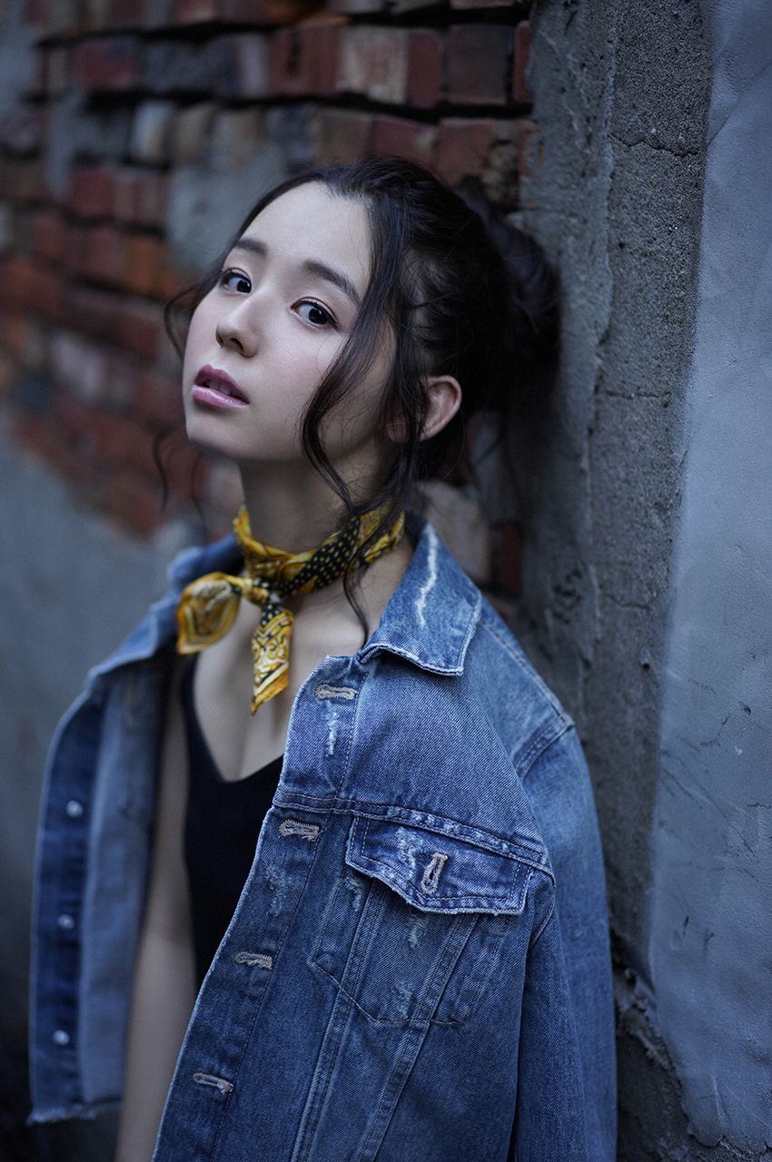 河合紗奈大大的眼睛，萌萌看着你