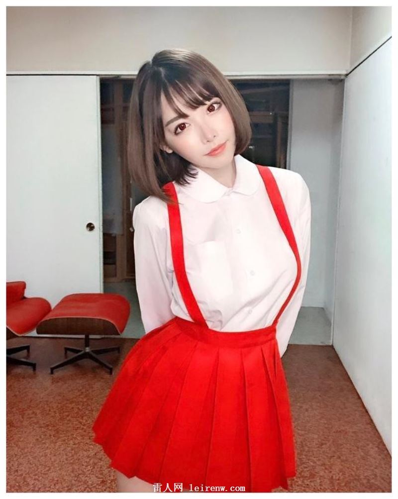 吸到让男艺人软脚的《深田咏美》激渴到连工作人员都不放过！