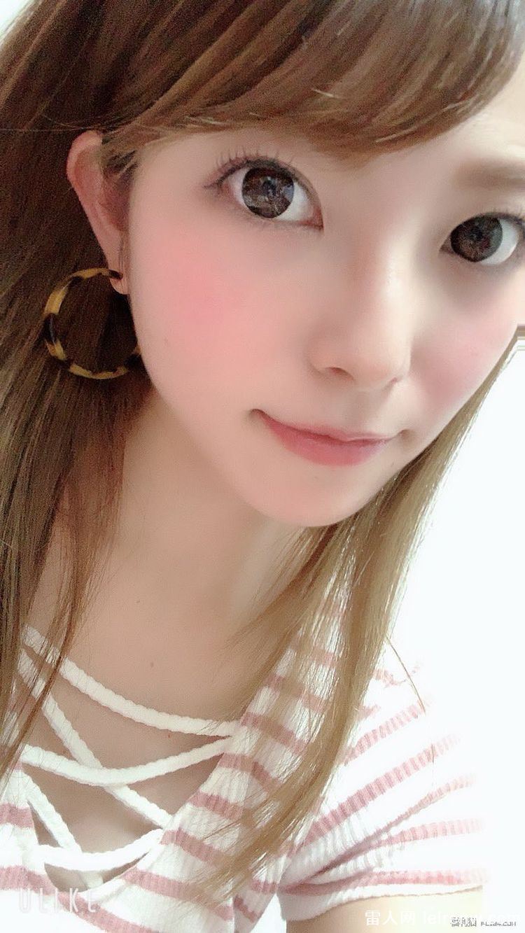 背包吊牌暴露秘密!上原亚衣复出的理由是…