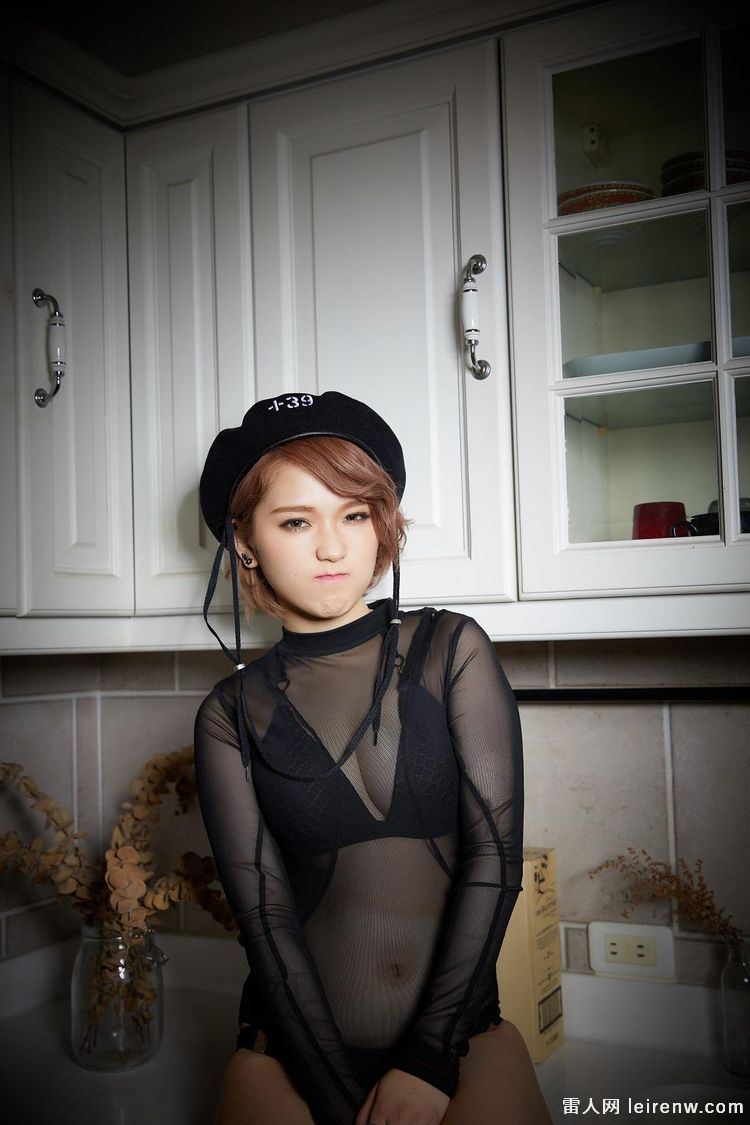 椎名空被100人追的那部作品，椎名空出会って速攻在线观看