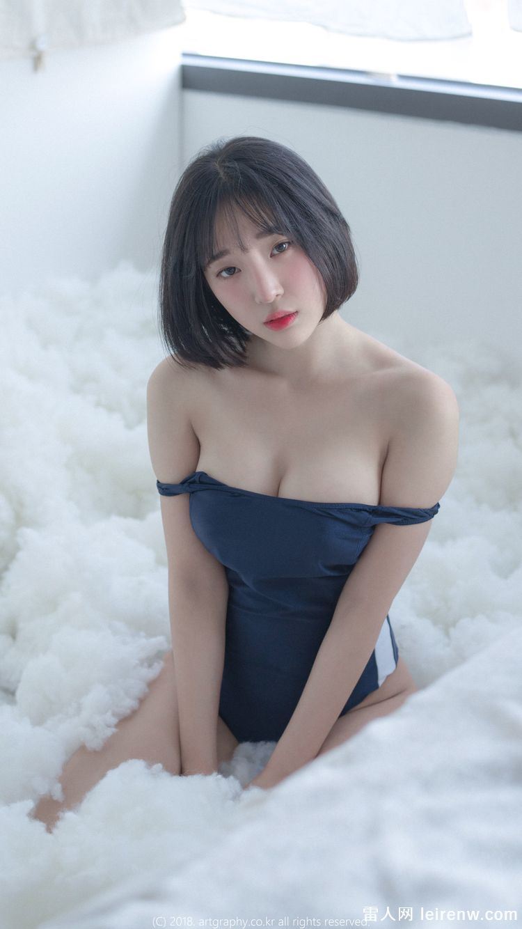 美谷朱里最值得看的，美谷朱里白色背心灰色短裤