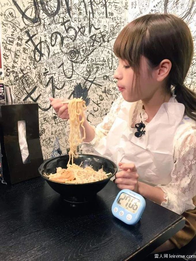 大家想知道，桃乃木かな卡在墙是哪部吗？