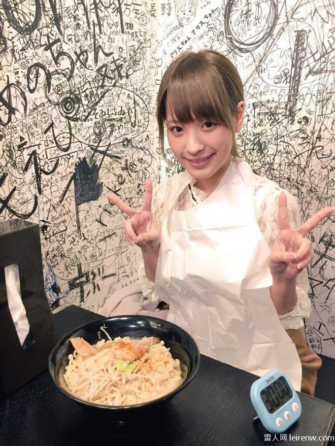 大家想知道，桃乃木かな卡在墙是哪部吗？