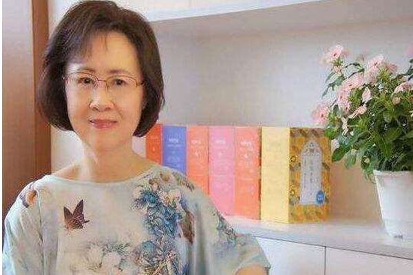 台湾十大女作家之首与琼瑶为好友，三毛竟然委居第二名