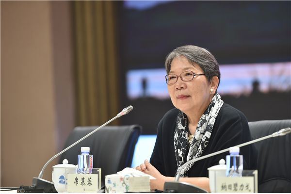 台湾十大女作家之首与琼瑶为好友，三毛竟然委居第二名