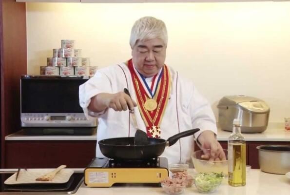 中国著名的十大美食家,梁实秋上榜,第四被誉为“食神”