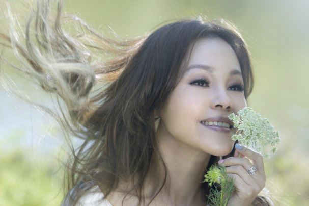 彭佳慧十大经典老歌排行榜：《相见恨晚》上榜，值得单曲循坏