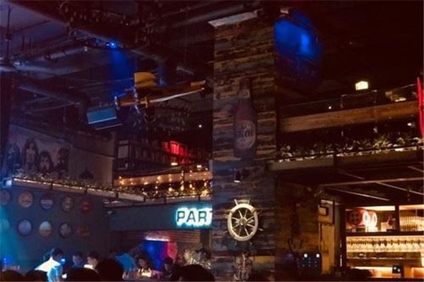 阳江十大热门酒吧排名:苏柏上榜,加州酒吧第六