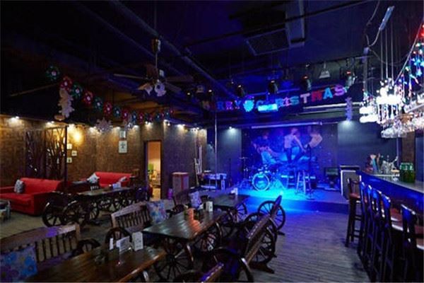 阳江十大热门酒吧排名：苏柏上榜，加州酒吧第六