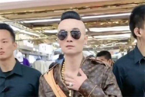 2020中国网红大胃王排名：人气吃播密子君上榜，第二在抖音爆火