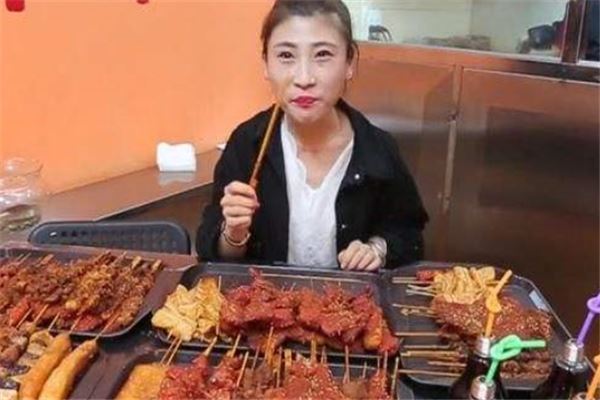 2020中国网红大胃王排名：人气吃播密子君上榜，第二在抖音爆火