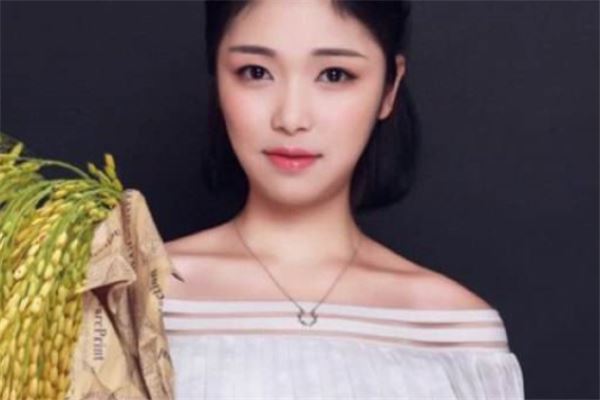 2020中国网红大胃王排名：人气吃播密子君上榜，第二在抖音爆火