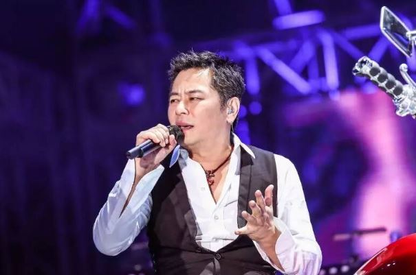 王杰十大经典歌曲排行榜：《不浪漫罪名》上榜，第六令人心碎