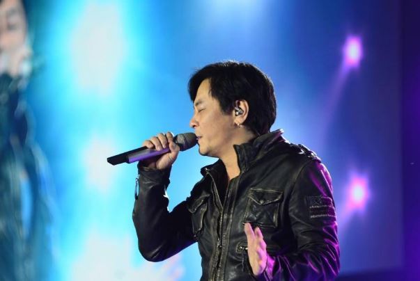 王杰十大经典歌曲排行榜:《不浪漫罪名》上榜,第六令人心碎
