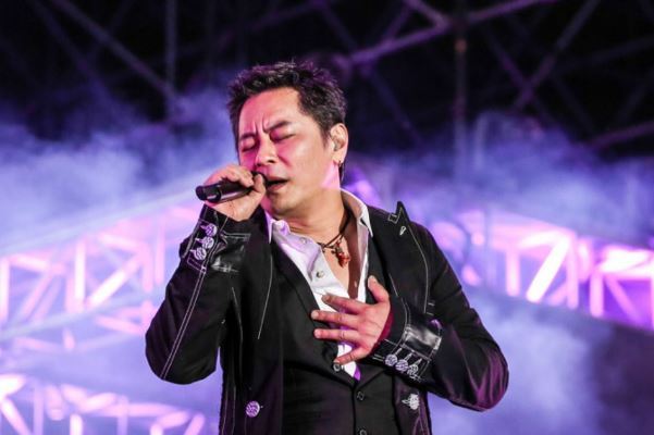 王杰十大经典歌曲排行榜：《不浪漫罪名》上榜，第六令人心碎