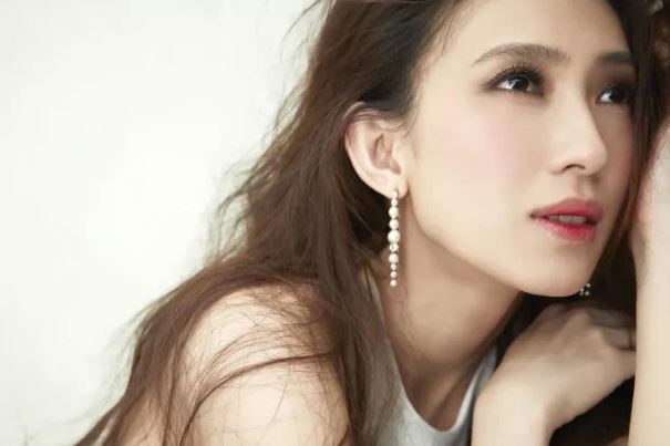 戴佩妮最好听的歌曲top10：《怎样》上榜，第九格外温馨