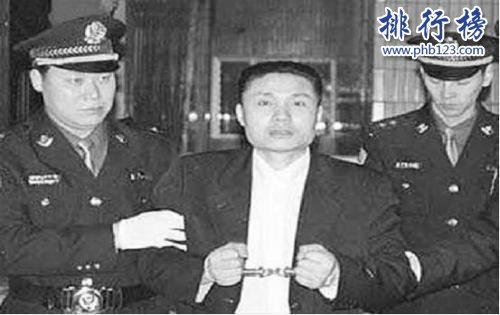 中国十大杀人魔:一个用轧面条机杀17人一个因口角杀12人