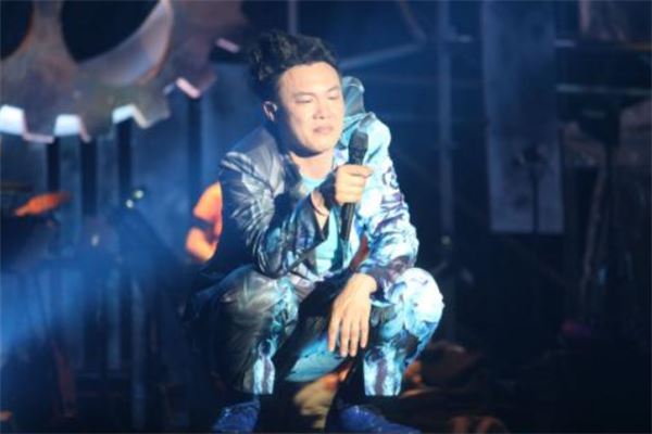 陈奕迅最火的十首歌曲:十年上榜,浮夸最受欢迎