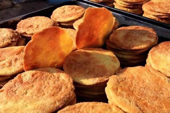 张家口十大小吃 阳原黄糕上榜,柴沟堡熏肉第一