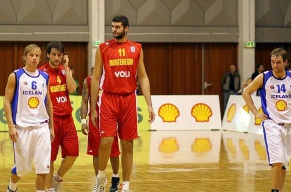 世界十大最高的篮球运动员，李明勋上榜，第一是中国篮球运动员