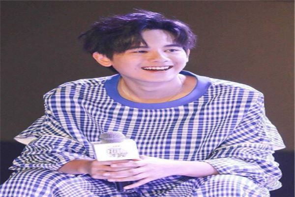 00后十大演技明星：张子枫上榜，易烊千玺最火