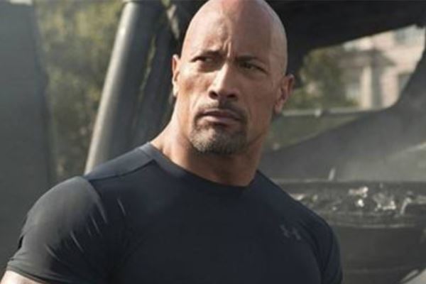 WWE史上十大巨星,巨石强森跨界也成功，强势上榜