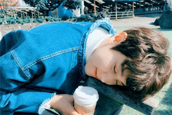 exo成员收入排名：边伯贤solo专辑破百万，第九有黑卡