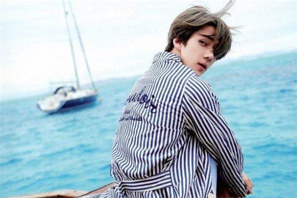 exo成员收入排名：边伯贤solo专辑破百万，第九有黑卡