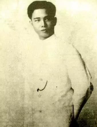 民国四大美男,周恩来年轻时超帅,魅力非凡!