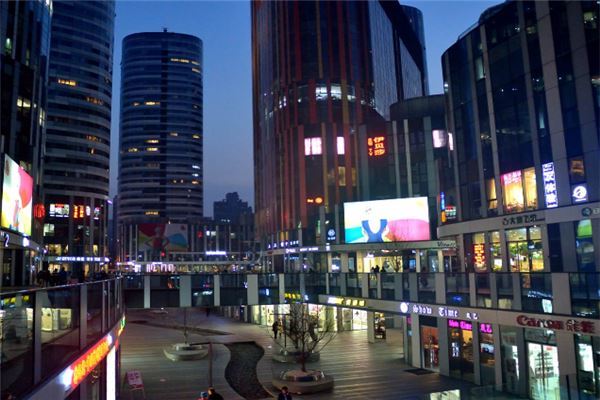 北京十大购物好地方：大栅栏上榜，三里屯有大量街拍达人